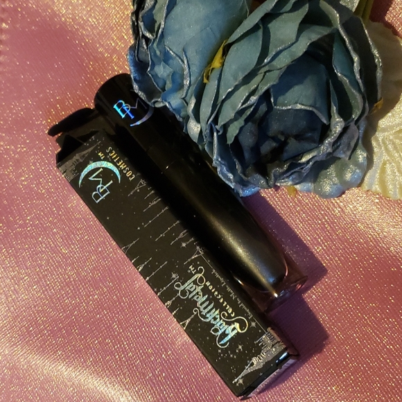 🌟🕷CASTLE Black 🌑 Moon Liquid Matte Lipstick NWT - Picture 5 of 6